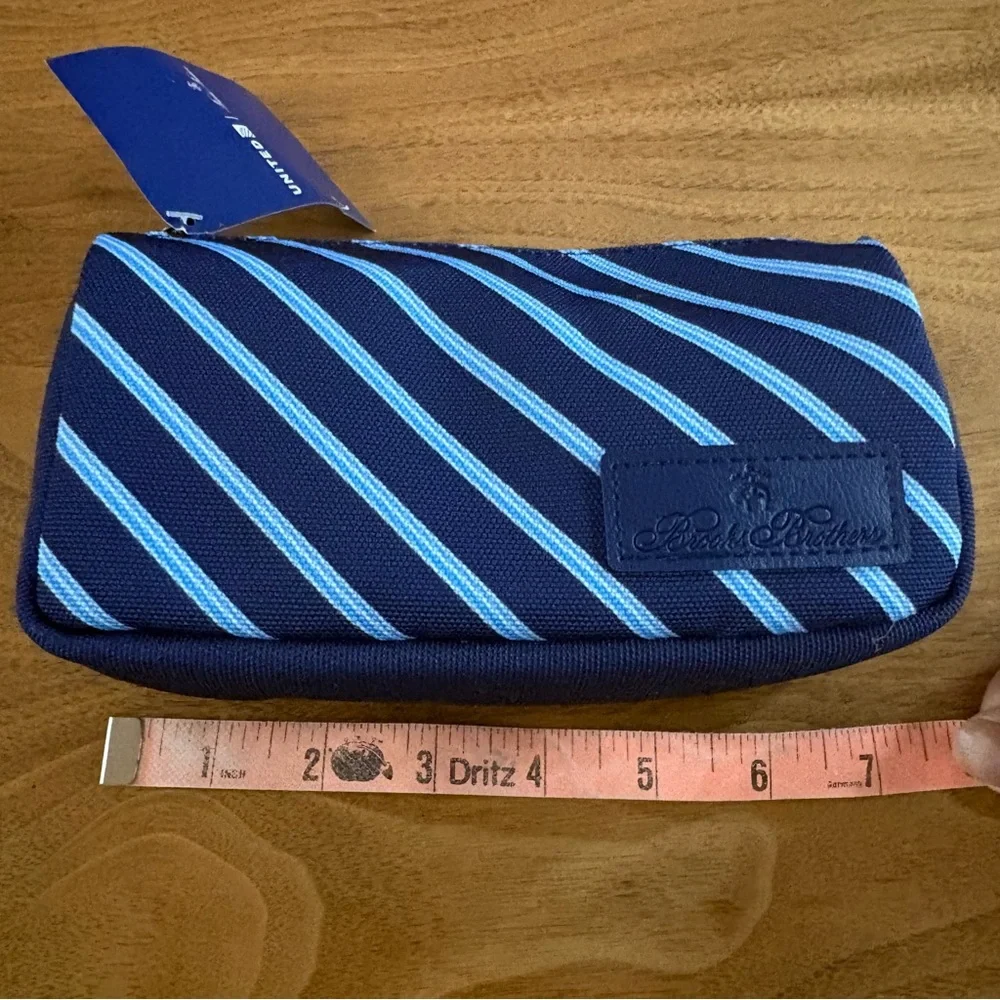 Brooks Brothers toiletry kit